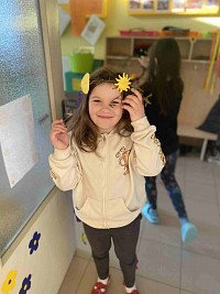 ŠD - výroba věnečků na Vítání jara - obrázek číslo: 5