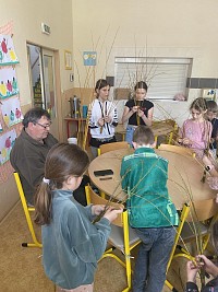 ŠD - pletení pomlázky s panem Peškou - obrázek číslo: 11