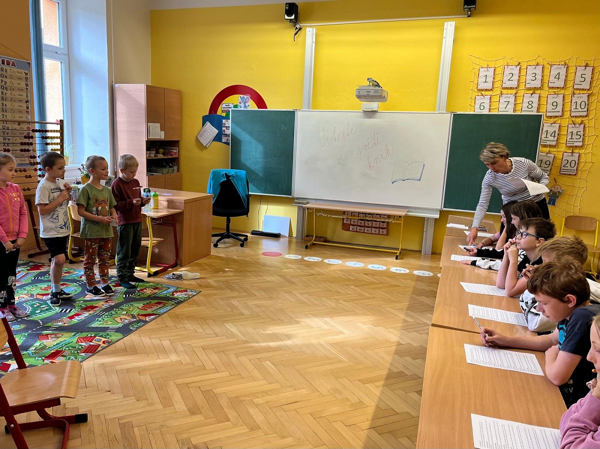 1. třída - pasování na čtenáře - obrázek: img-20250521-wa0002.jpg