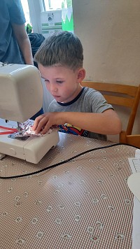 ŠD - Den matek - šití srdce - obrázek číslo: 11