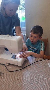 ŠD - Den matek - šití srdce - obrázek číslo: 15