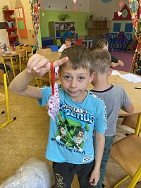 ŠD - Den matek - šití srdce - obrázek číslo: 9