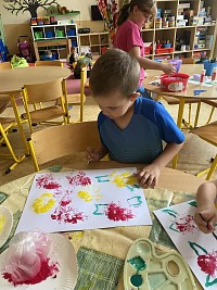 ŠD - malba květin - sáček + tempera - obrázek číslo: 14