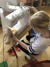 Kroužek šití - Veru, Kristi, Viki, Isabellka - obrázek číslo: 8