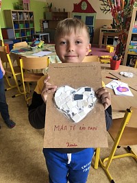 ŠD - Den matek - mozaika - obrázek číslo: 8