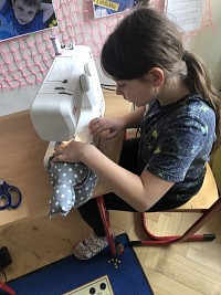 Kroužek šití - Evička, Světlanka, Anička - obrázek číslo: 6