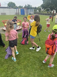 ŠD - výlet do Radostic na hřiště a zmrzlinu - obrázek číslo: 10