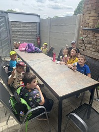 ŠD - výlet do Radostic na hřiště a zmrzlinu - obrázek číslo: 13