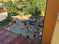 Tanec na dvorku - obrázek číslo: 5
